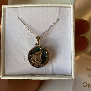 Memorable urn necklace